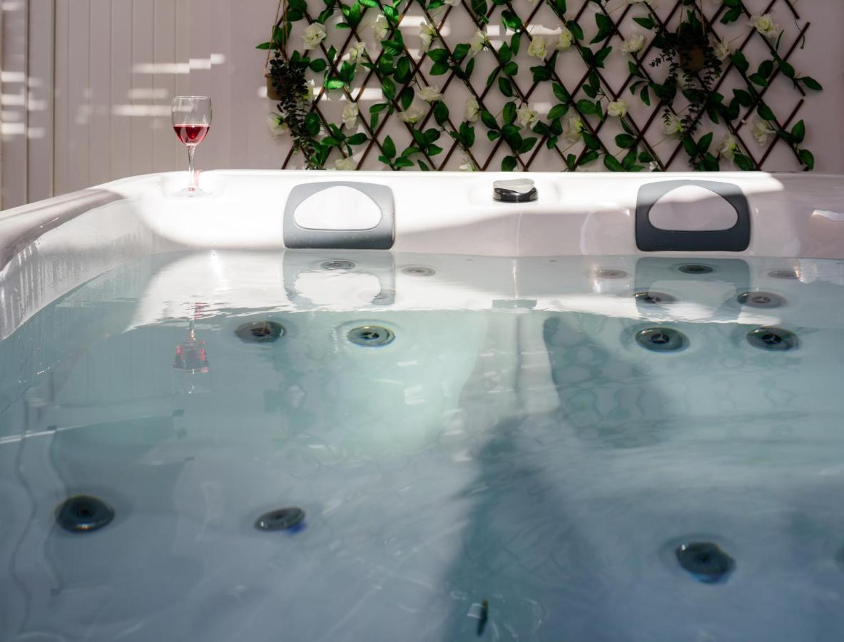 Heart Of Oia - Private House With Jacuzzi Apartment Ngoại thất bức ảnh