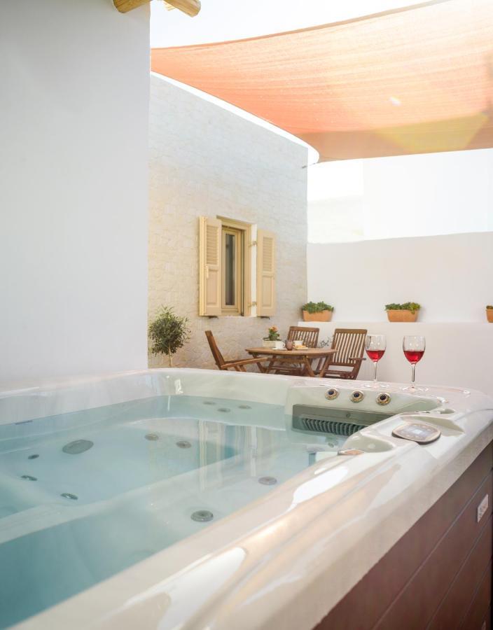Heart Of Oia - Private House With Jacuzzi Apartment Ngoại thất bức ảnh