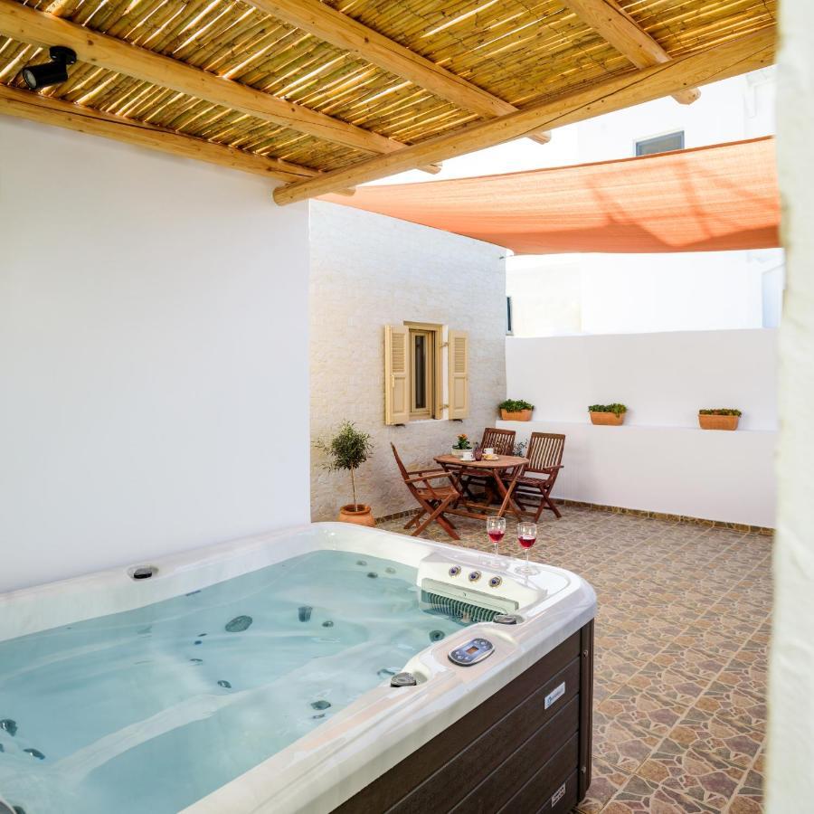 Heart Of Oia - Private House With Jacuzzi Apartment Ngoại thất bức ảnh