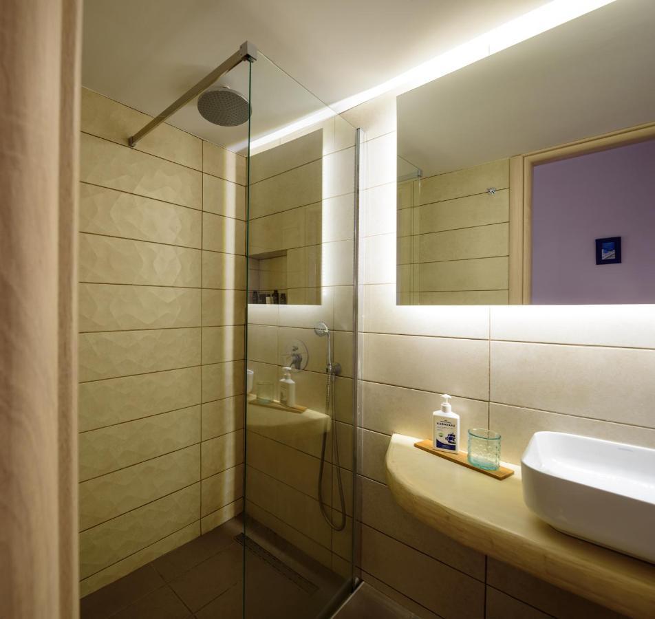 Heart Of Oia - Private House With Jacuzzi Apartment Ngoại thất bức ảnh